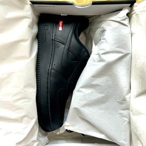 100% authentic Nike AF1 low Supreme Black.  Men's New Size 9.5, brand new.